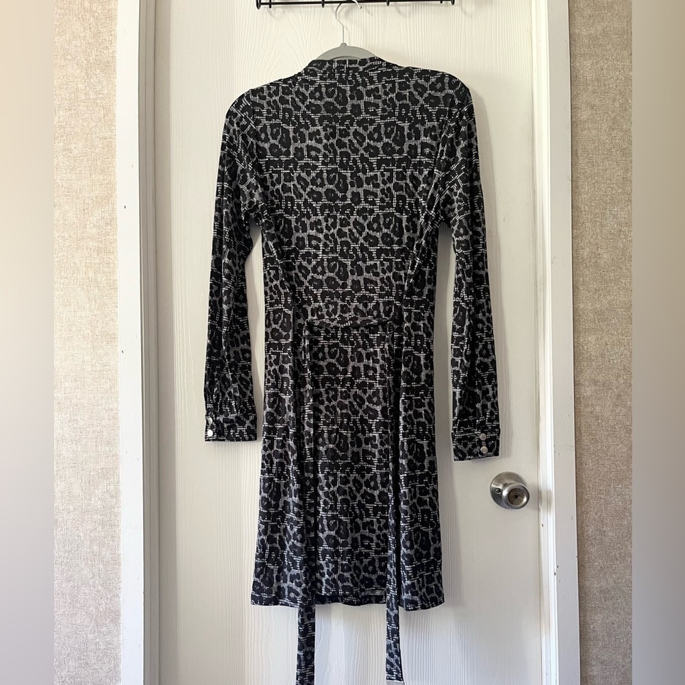 Michael Kors Black and Gray Leopard Print Slinky Mini-Dress - Picture 6 of 10